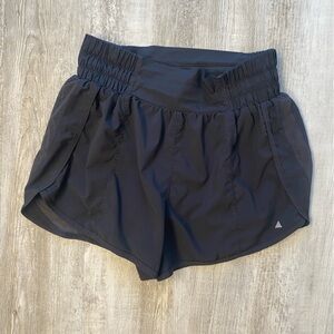 Balance Athletica Breeze Shorts - S